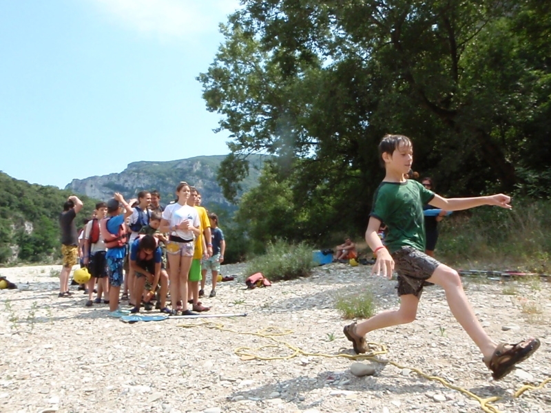 Village Camps International Summer Camp Ard&egrave;che, France 2019-07-26 https://www.villagecamps.com/journals_admin/images/16-25-Afternoon break challenge.jpg